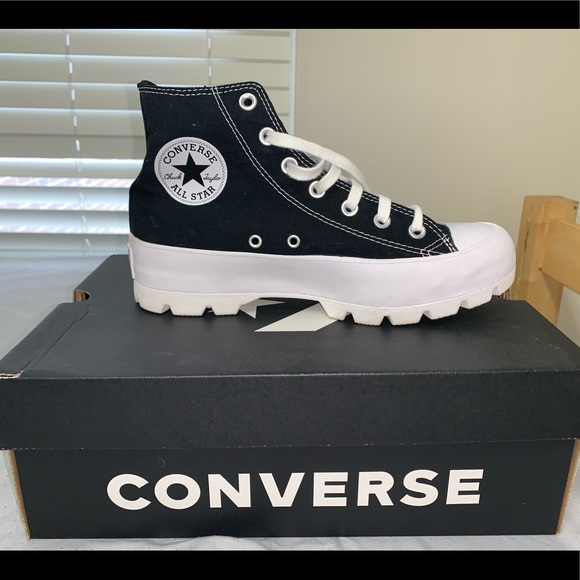 SOLD Women’s Converse Chuck Taylor All Star Lugged - Picture 1 of 3